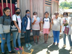 Lawan Corona, Sahabat Indonesia Malaka Bagi APD Di Alkani