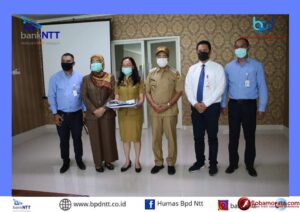 Cegah Covid-19, Bank NTT Bantu Face Shield Kepada Pemkot Kupang
