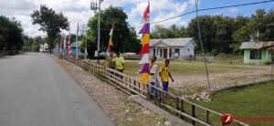 Kantor Desa Haitimuk Dihiasi Umbul – Umbul Jelang HUT RI