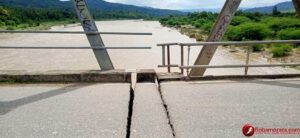 Breaking News : Jembatan Benenain Retak Dan Miring