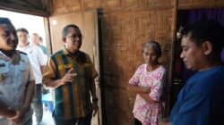 Gubernur NTT Pasang Listrik Gratis Buat Warga di SBD